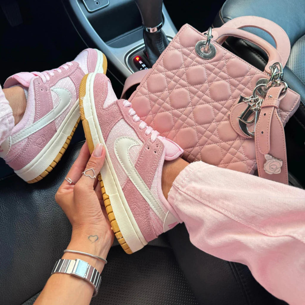 Nike Air Dunk Low Teddy Bear Rosa (Edição Limitada)