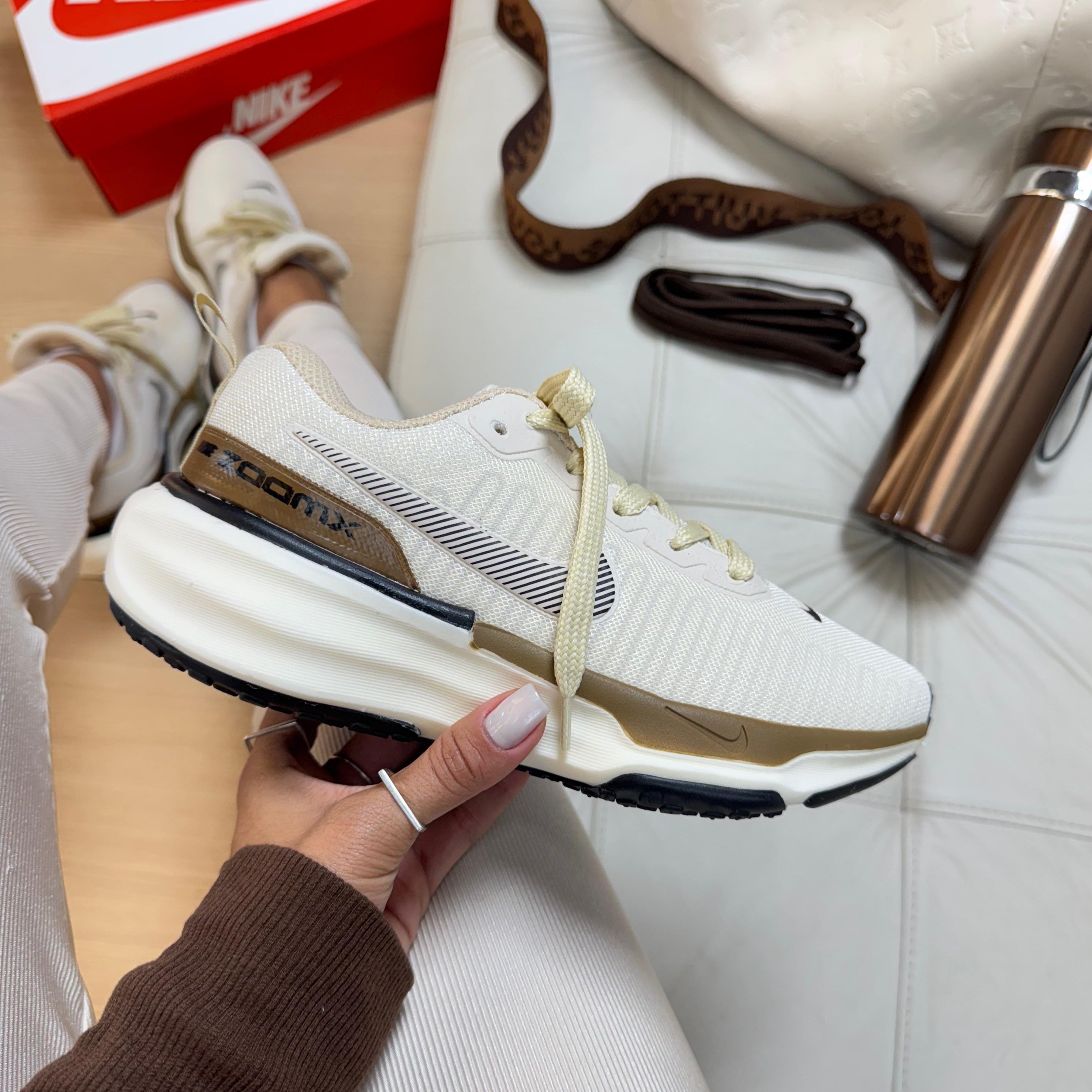 Tênis Zoom Invecible Run - Premium