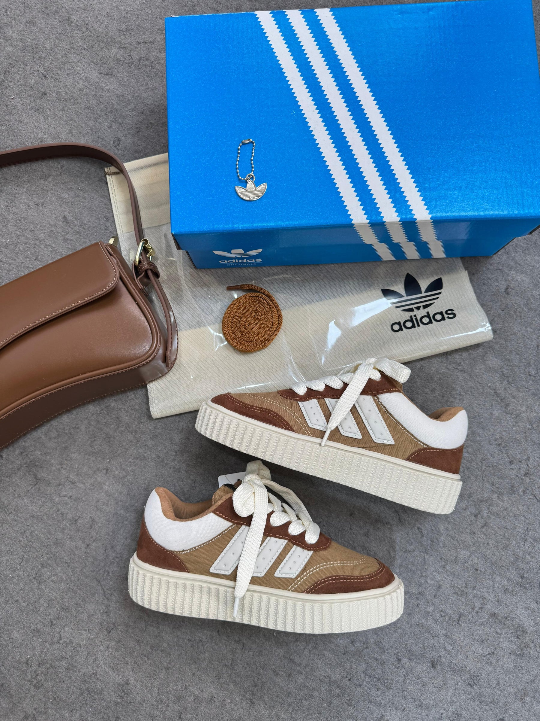 Tênis Adidas Space Casual - Premium