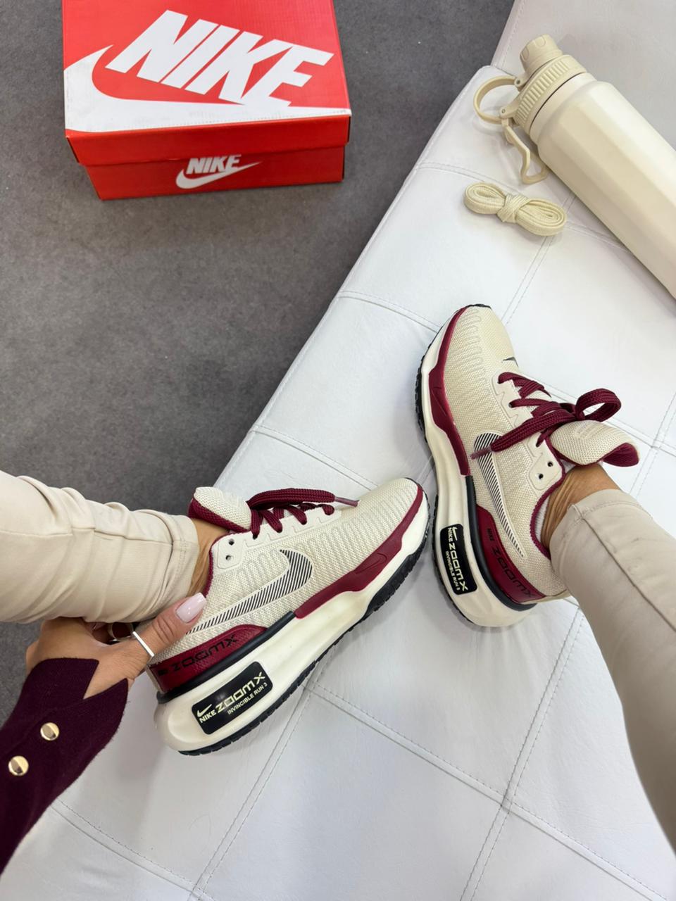 Tênis Zoom Invecible Run - Premium