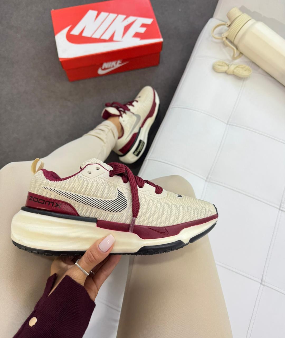 Tênis Zoom Invecible Run - Premium