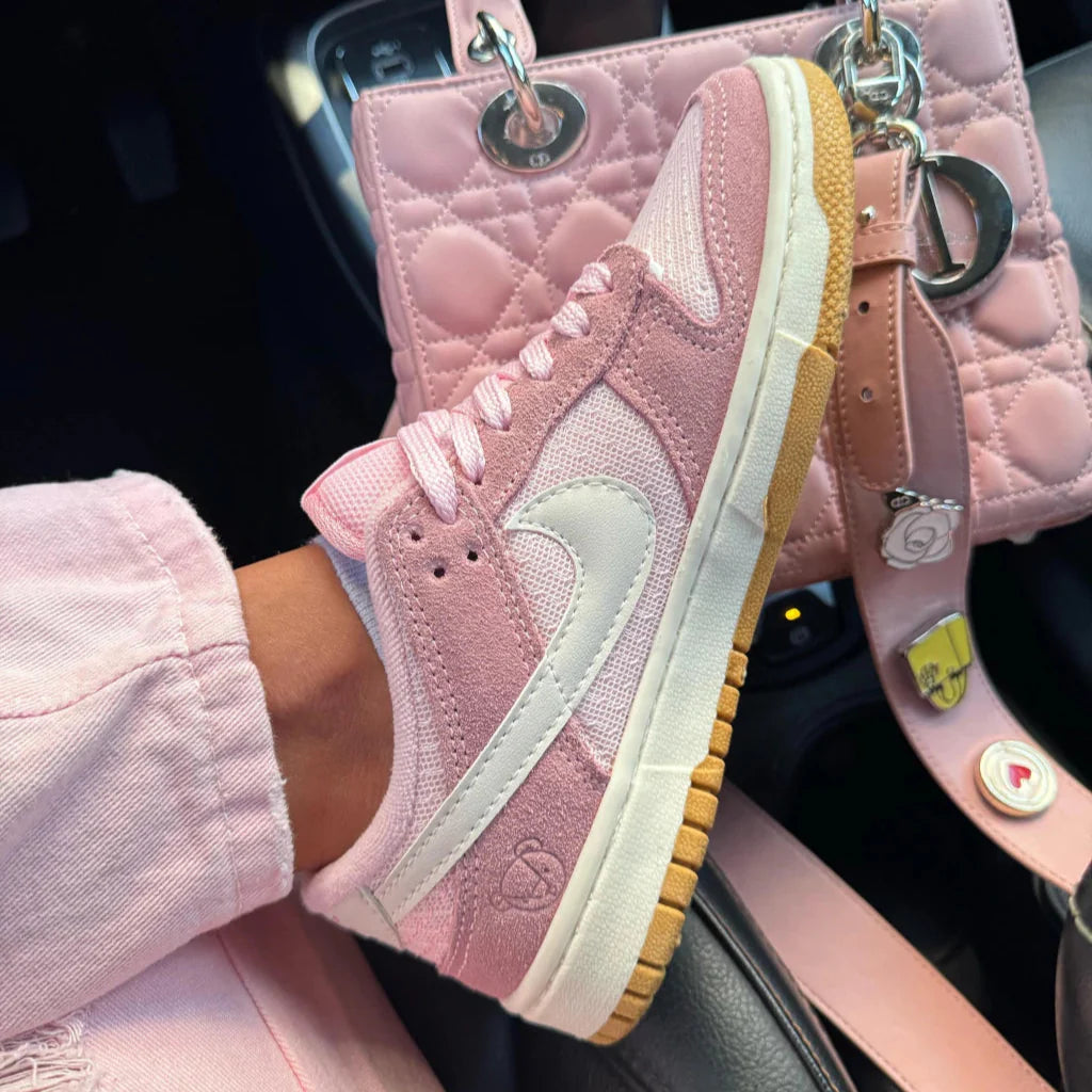 Nike Air Dunk Low Teddy Bear Rosa (Edição Limitada)