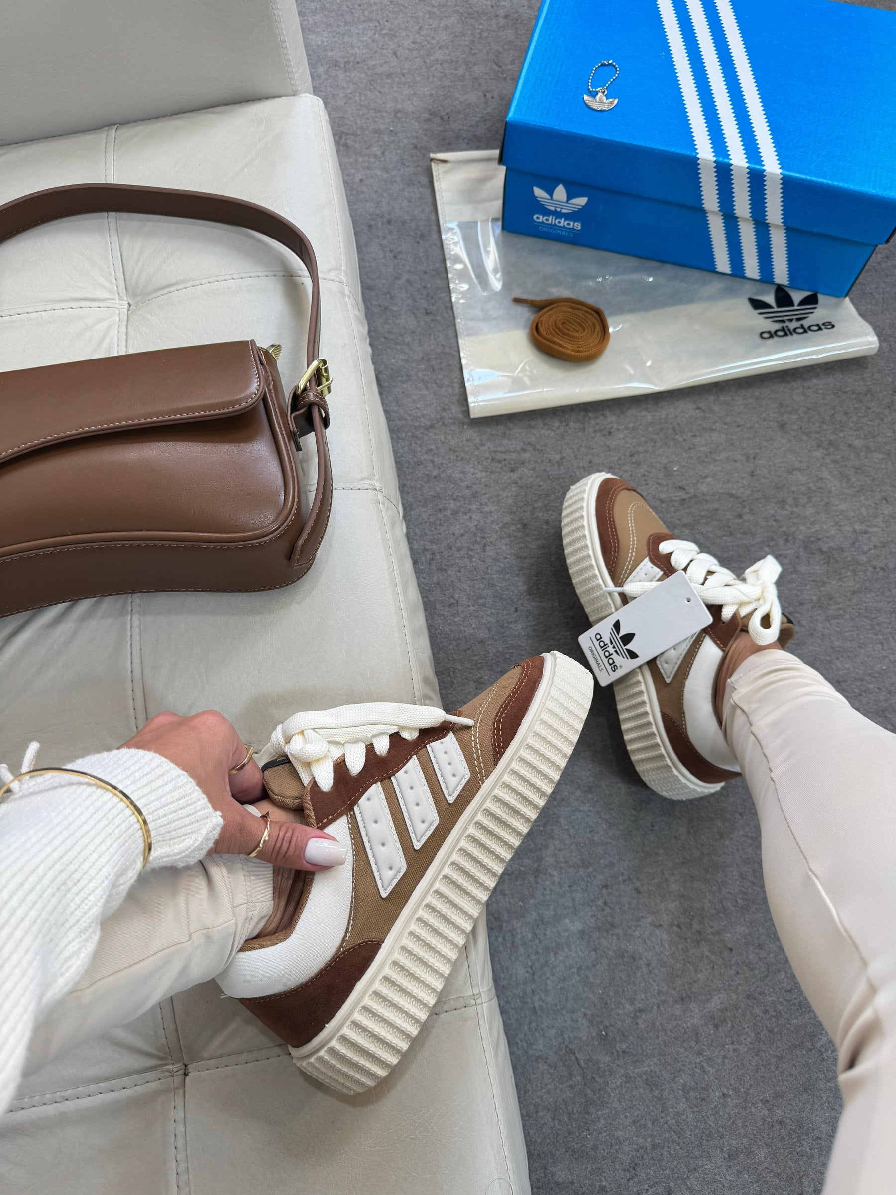 Tênis Adidas Space Casual - Premium