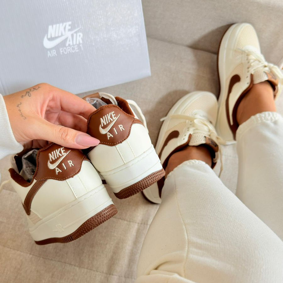 Tênis AIR FORCE OFF/CASTANHO | Premium