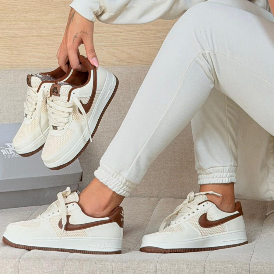 Tênis AIR FORCE OFF/CASTANHO | Premium
